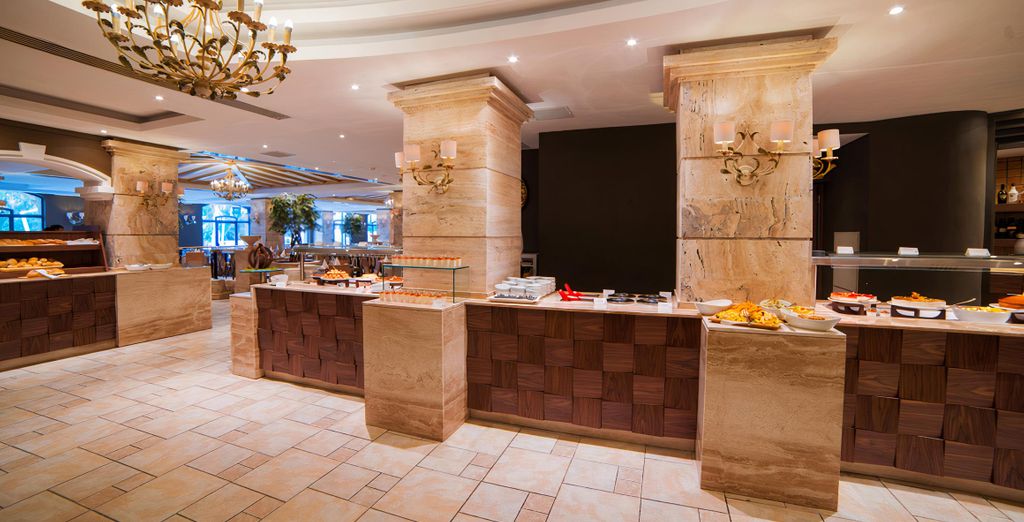 Maritim Antonine Hotel & Spa 4*