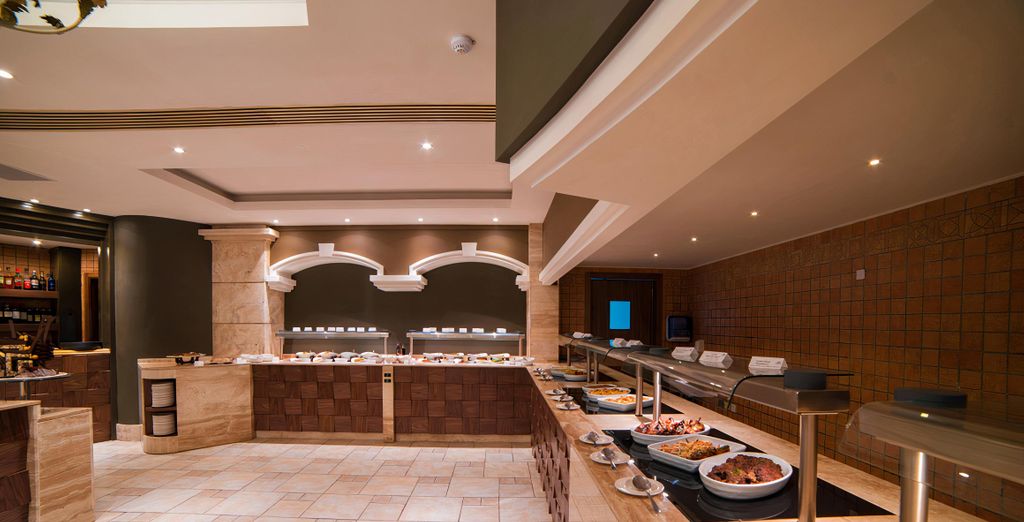 Maritim Antonine Hotel & Spa 4*