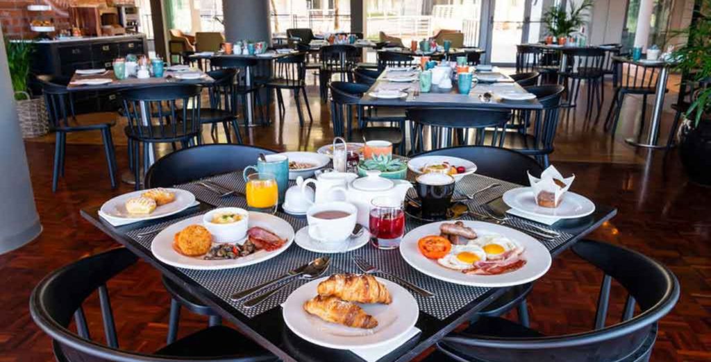 Combinato 4* Aha Harbour Bridge Hotel & Suites e Aquila Private Game Reserve & Spa