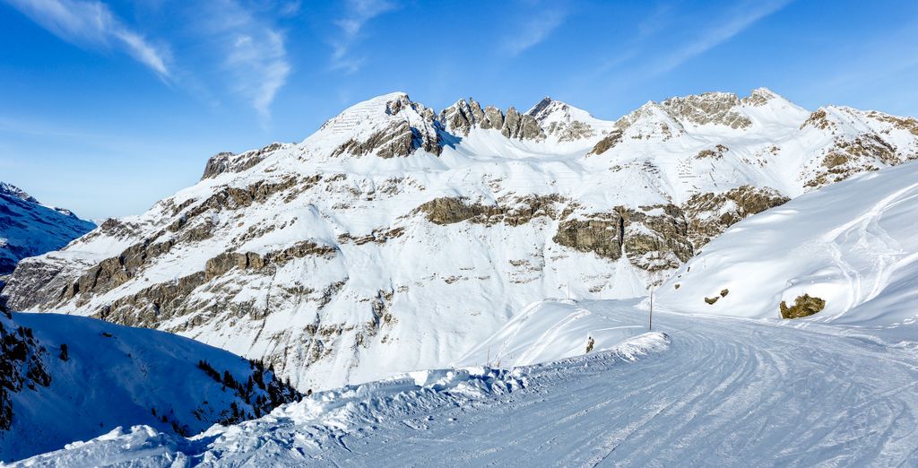 Everest Hotel