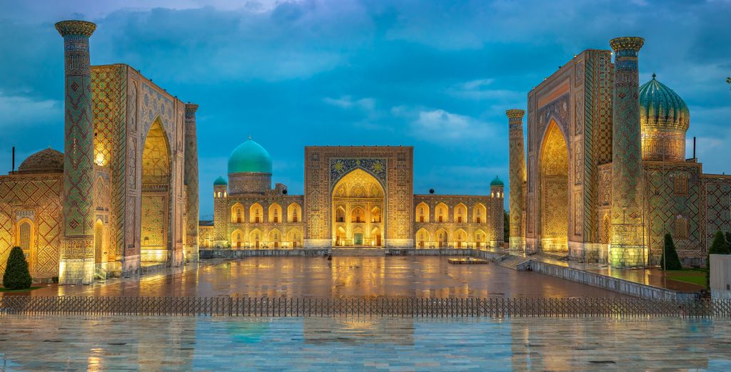 Tour nell'estremo Oriente tra cupole blu e architettura autentica