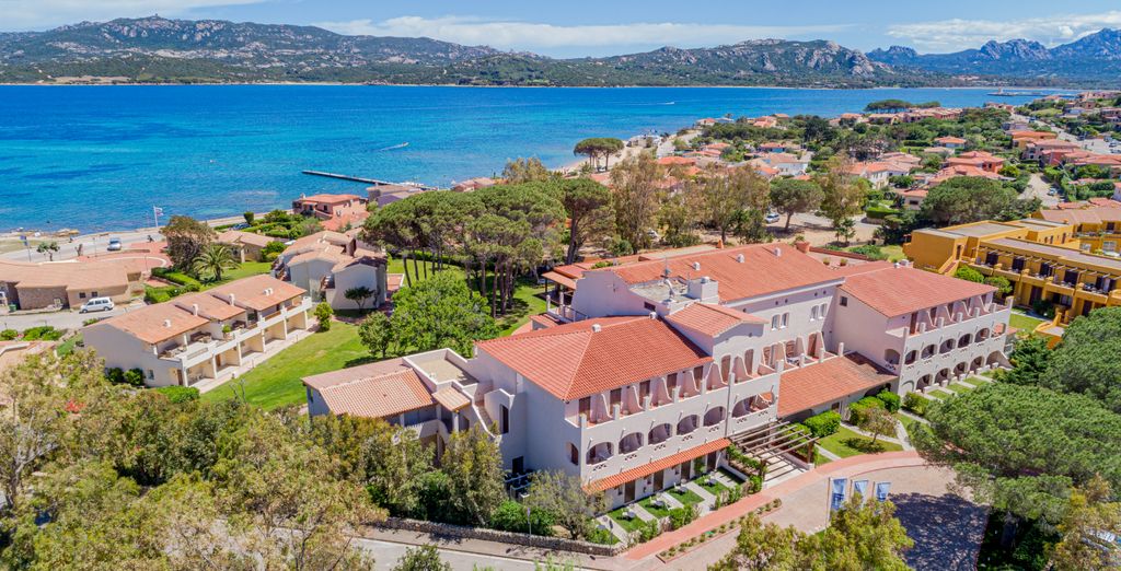 Blu Hotel Laconia Village 4*