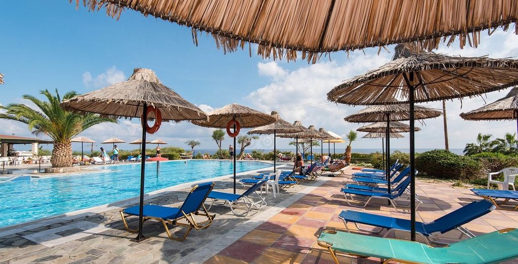 Semiramis Village Hotel 4*