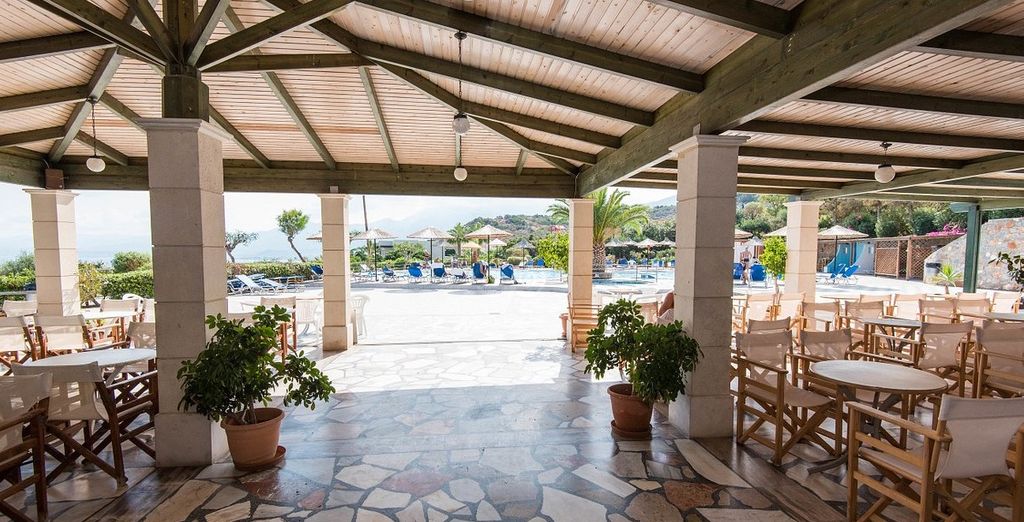 Semiramis Village Hotel 4*