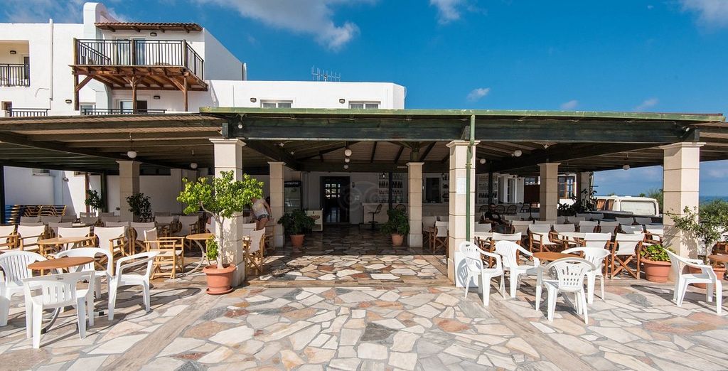 Semiramis Village Hotel 4*