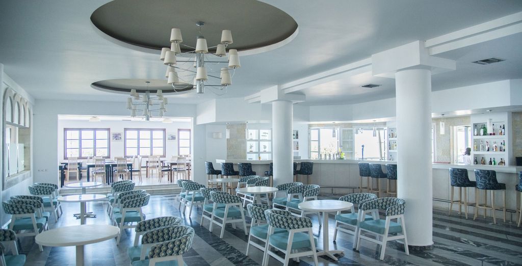 Semiramis Village Hotel 4*