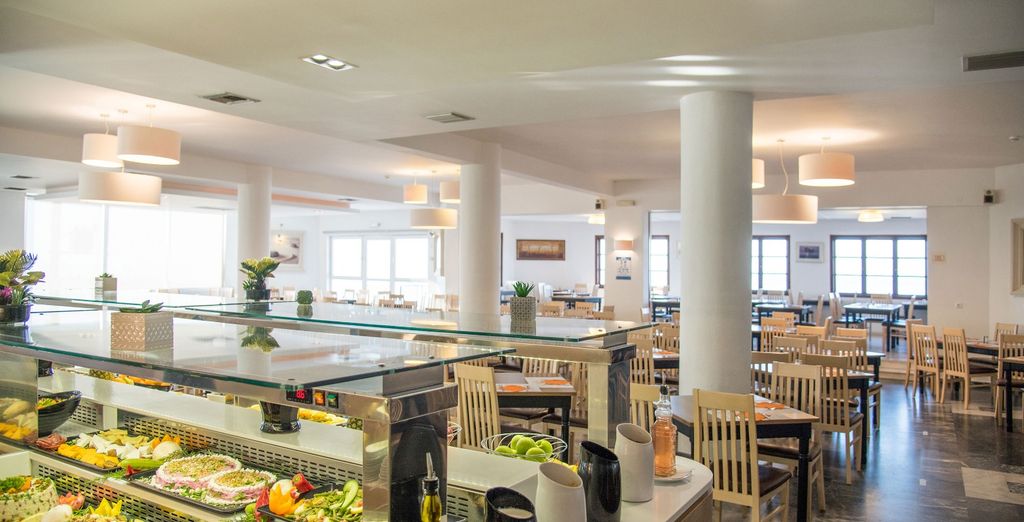 Semiramis Village Hotel 4*