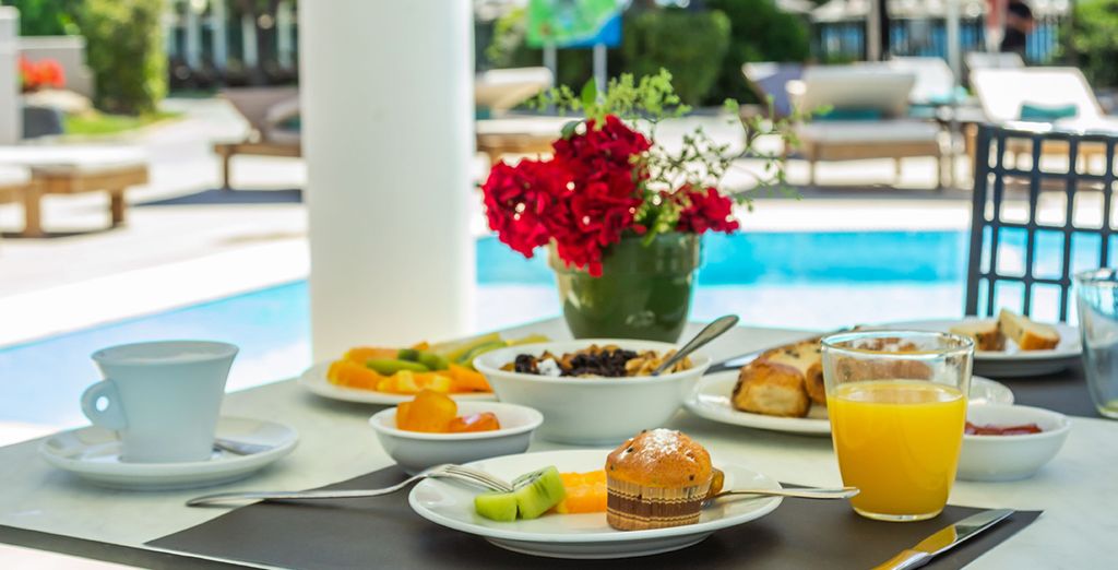 Dolce Attica Riviera 5*