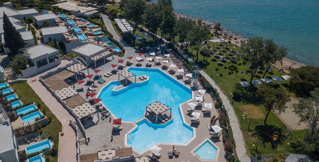 Dolce Attica Riviera 5*
