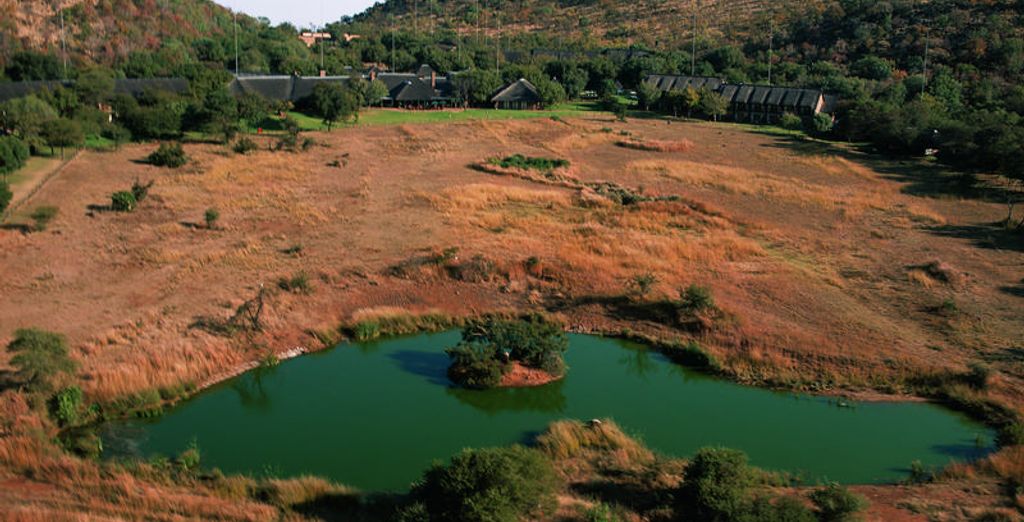 Bakubung Bush Lodge 4* con extensión opcional al Batonka Guest Lodge 4*