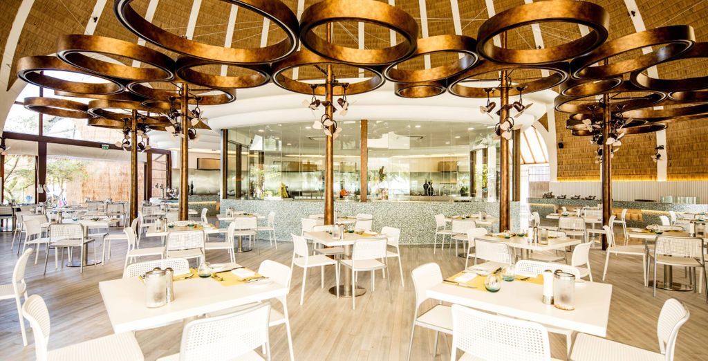 Holiday Inn Resort Kandooma Maldives 4*