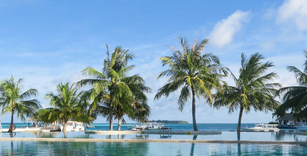 Holiday Inn Resort Kandooma Maldives 4*