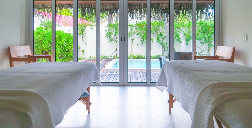 Holiday Inn Resort Kandooma Maldives 4*