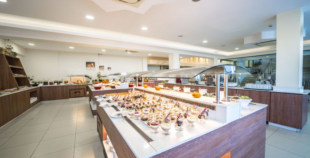 Panorama Village Hotel 4*