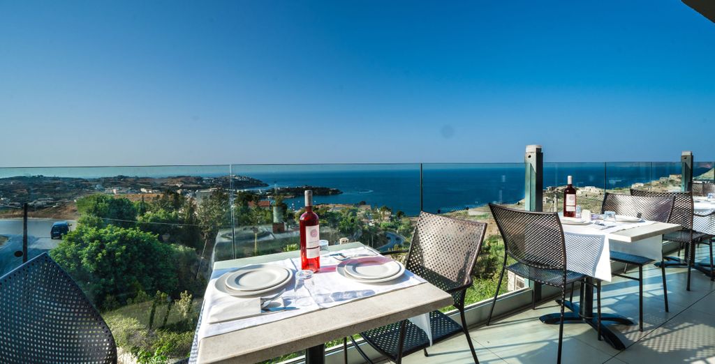 Panorama Village Hotel 4*