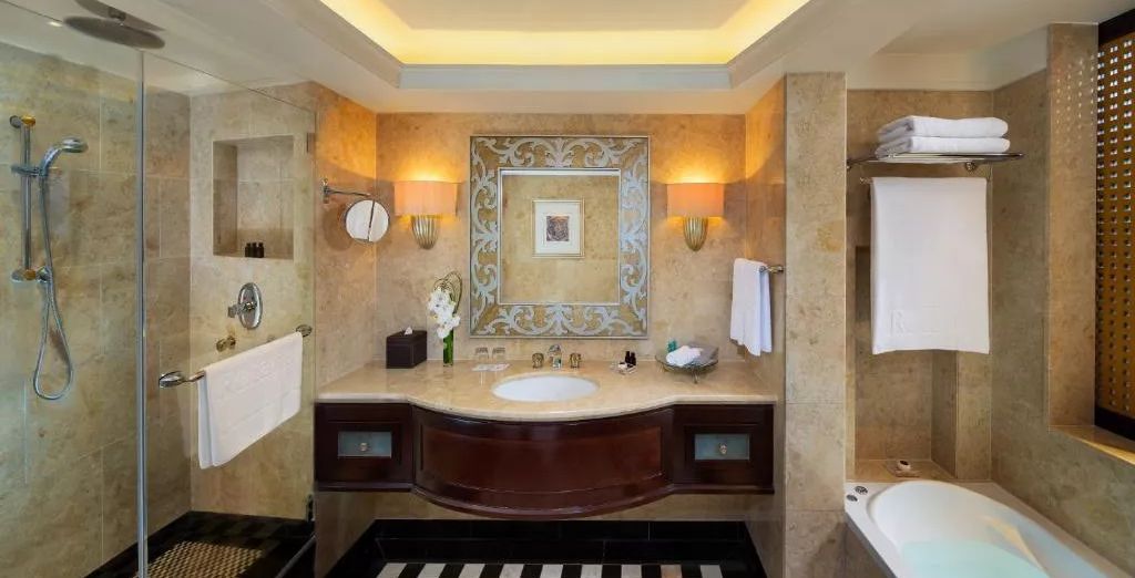 Beach Rotana 5*