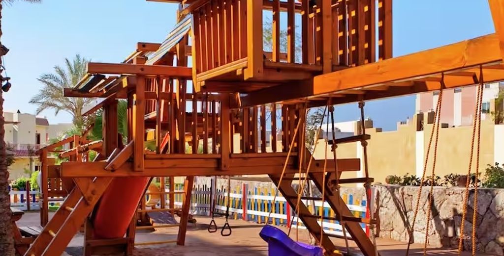 DoubleTree By Hilton Sharks Bay Resort 4*