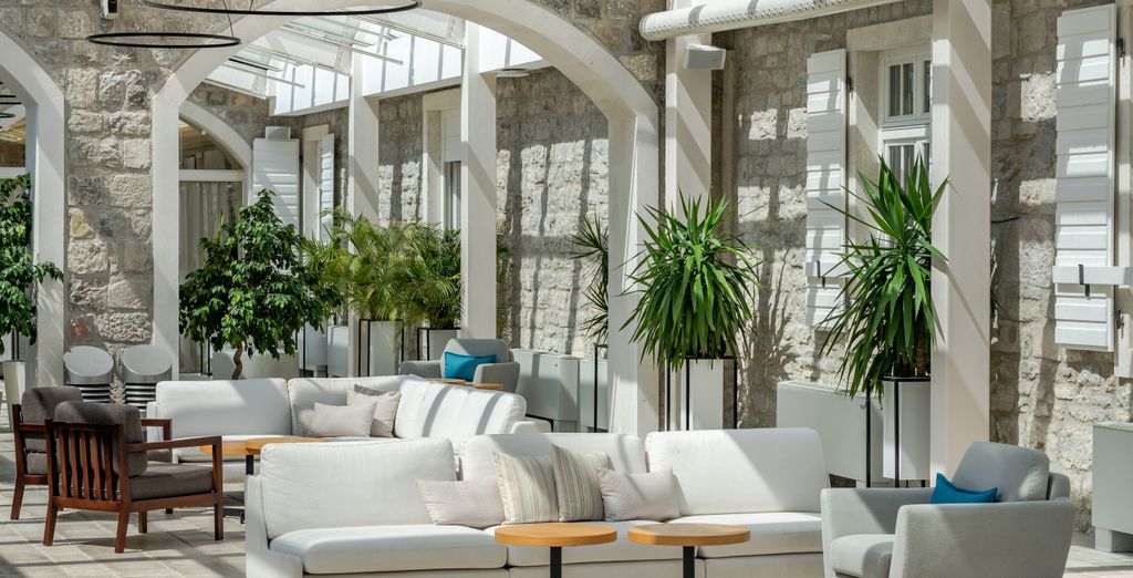 Lazure Hotel & Marina 5*