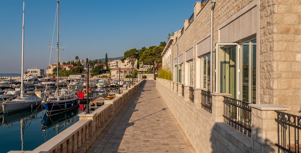 Lazure Hotel & Marina 5*