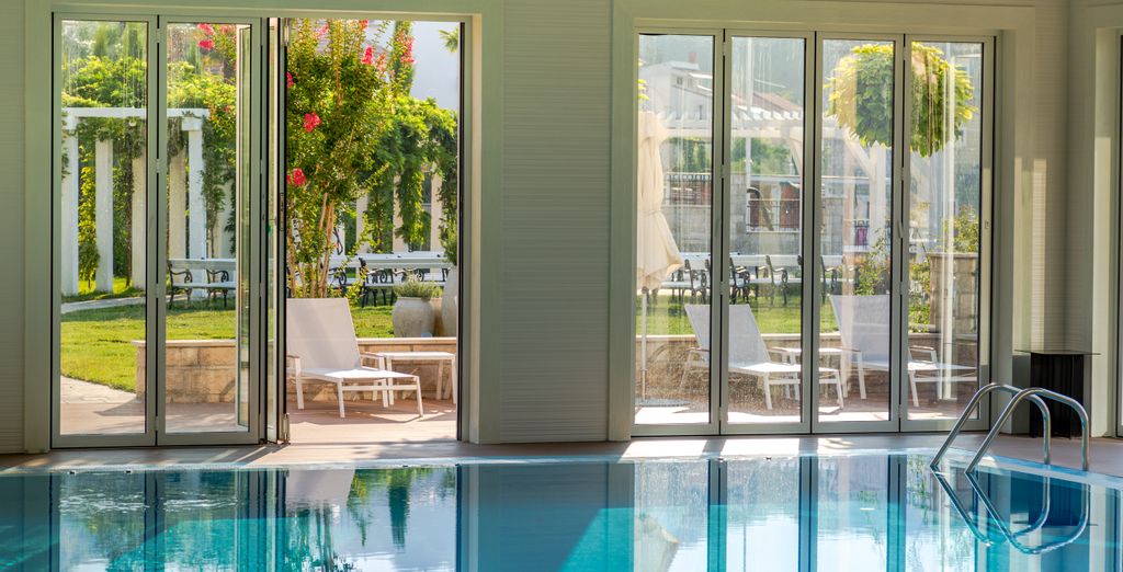 Lazure Hotel & Marina 5*