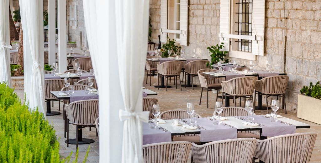 Lazure Hotel & Marina 5*