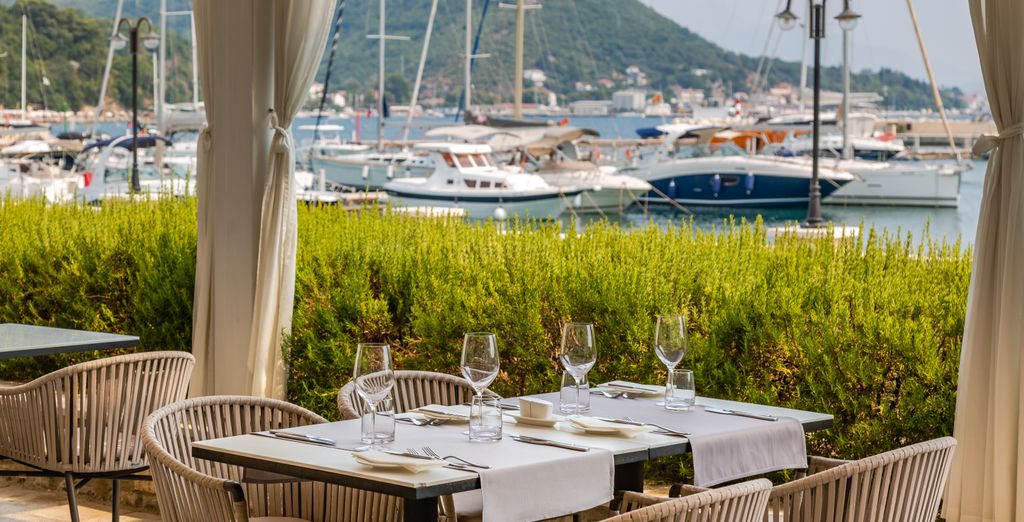 Lazure Hotel & Marina 5*
