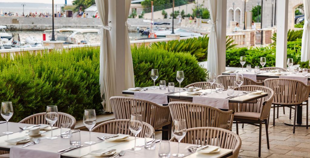 Lazure Hotel & Marina 5*