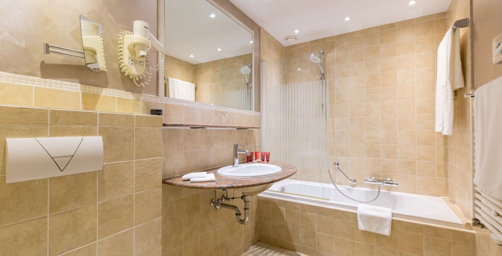 Leonardo Hotel Antwerp the Plaza 4*