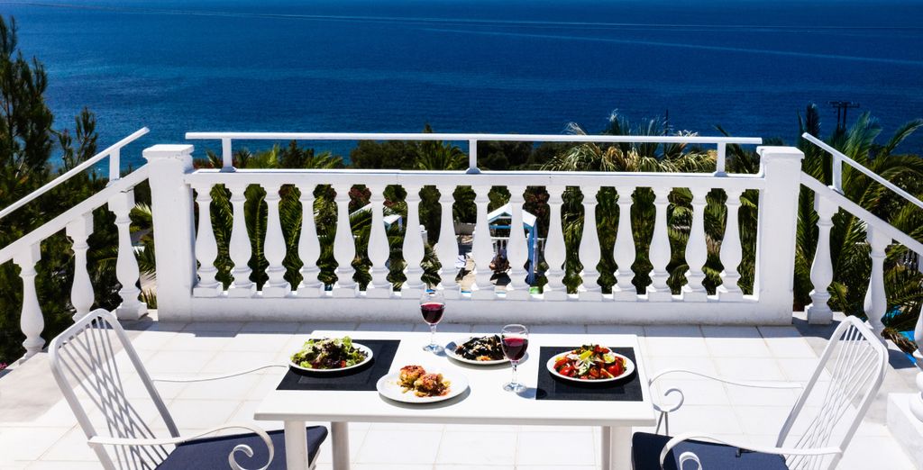 Bianco Olympico Beach Hotel 4*