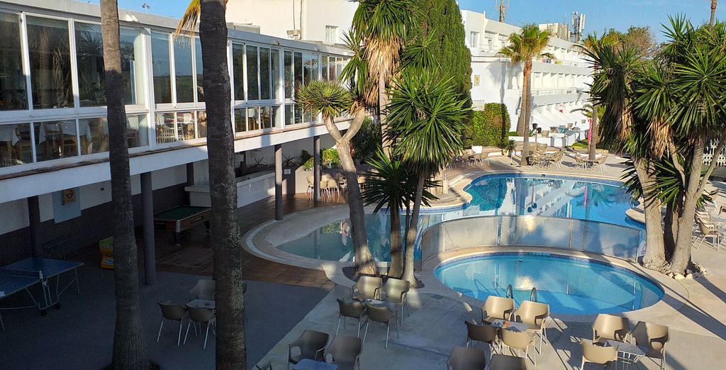 Flipflop Cala Mandia Hotel