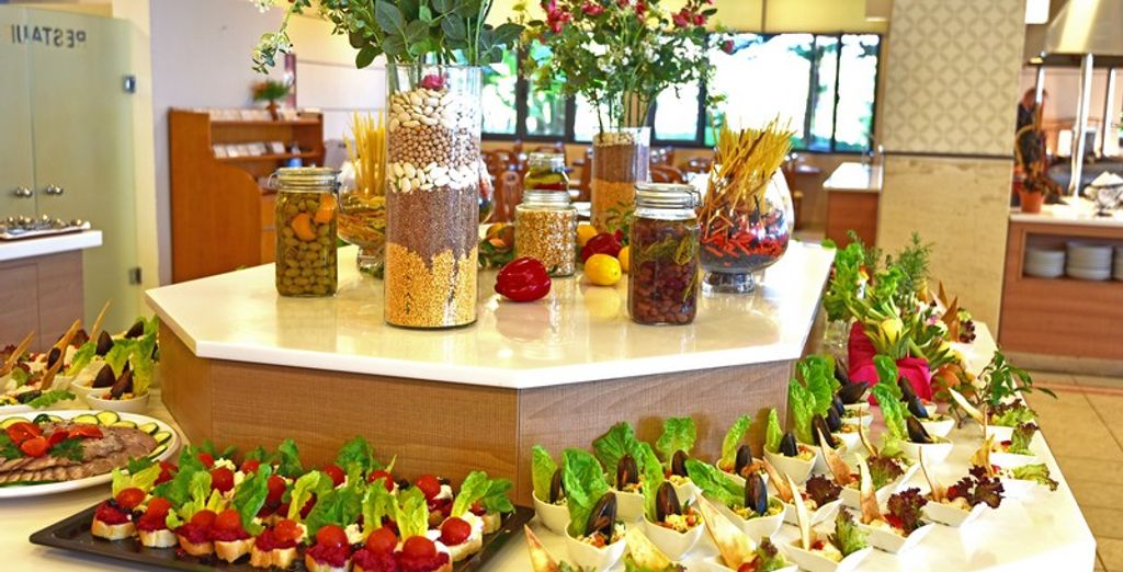 Themis Beach Hotel 4*