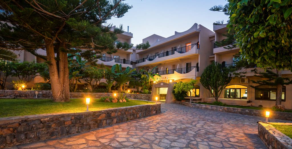 Themis Beach Hotel 4*