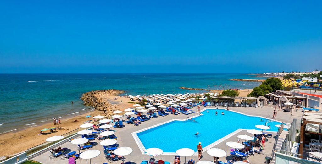 Themis Beach Hotel 4*
