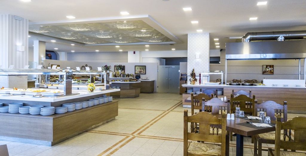Themis Beach Hotel 4*