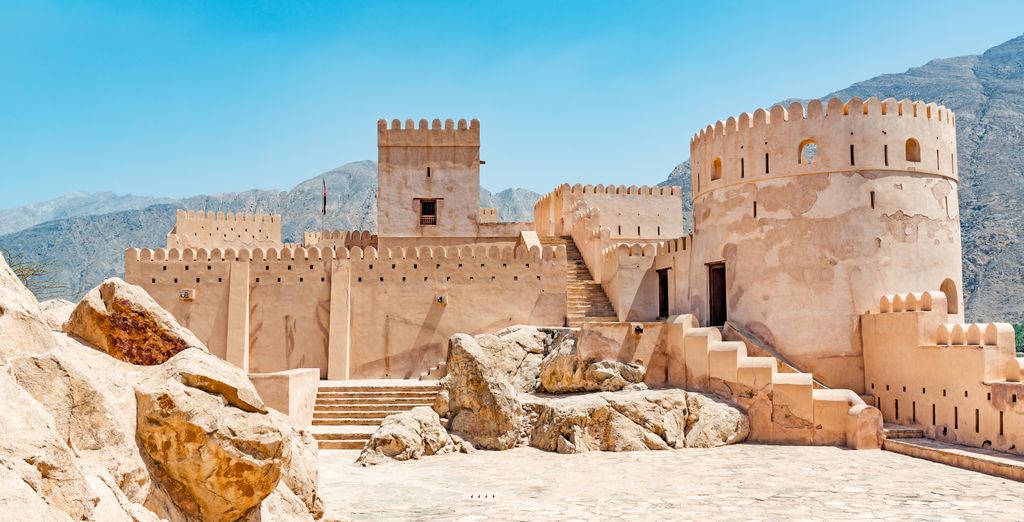 Tour alla scoperta del Paese con possibile estensione presso lo Hyatt Regency Dubai 5*