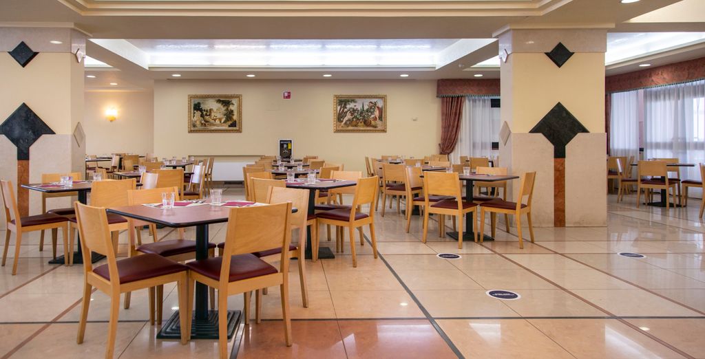 Hotel Village Paradise 4*
