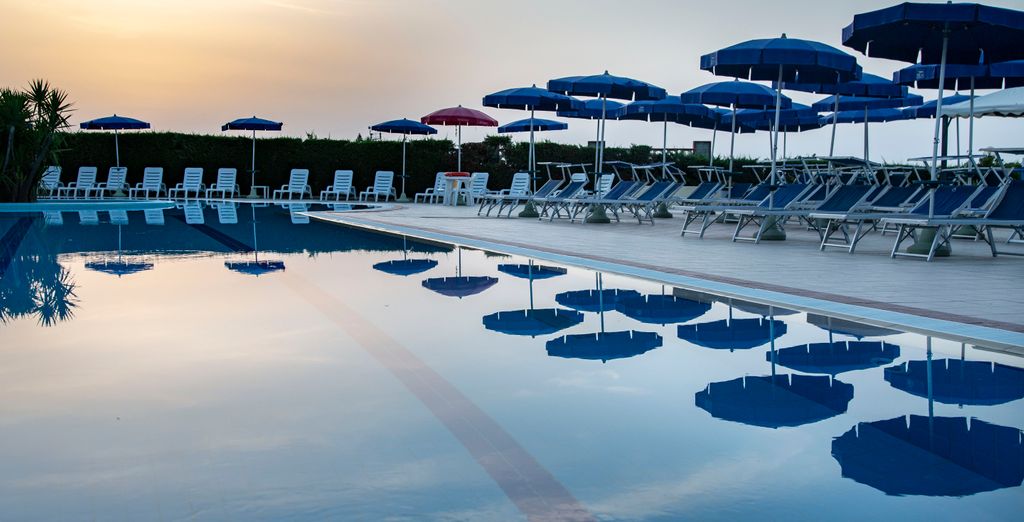 Hotel Village Paradise 4*