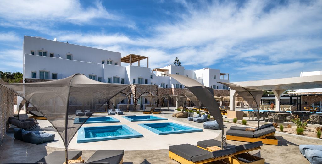 Aelia Luxury Suites 5*
