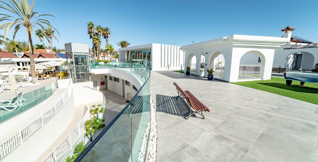 Hotel LIVVO Dunagolf Suites 4*