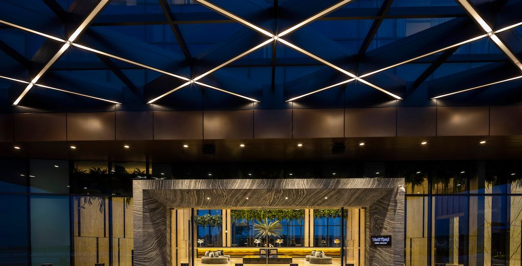 Dusit Thani Singapore 5*, Asvara Villa Ubud 5*, Royal Avila Boutique Resort 5* e Bali Beach Hotel Sanur 5*