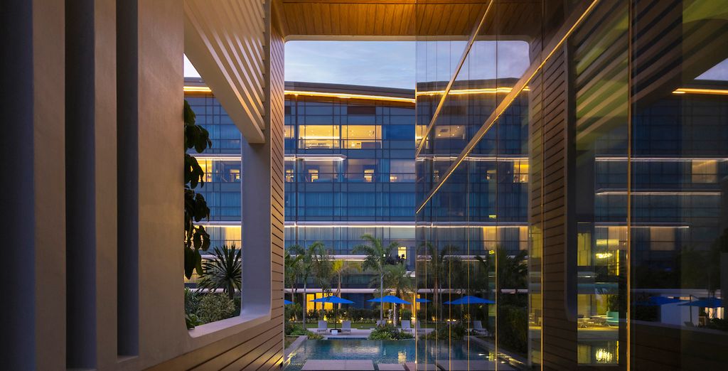 Dusit Thani Singapore 5*, Asvara Villa Ubud 5*, Royal Avila Boutique Resort 5* e Bali Beach Hotel Sanur 5*