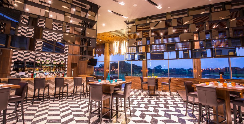 Dusit Thani Singapore 5*, Asvara Villa Ubud 5*, Royal Avila Boutique Resort 5* e Bali Beach Hotel Sanur 5*
