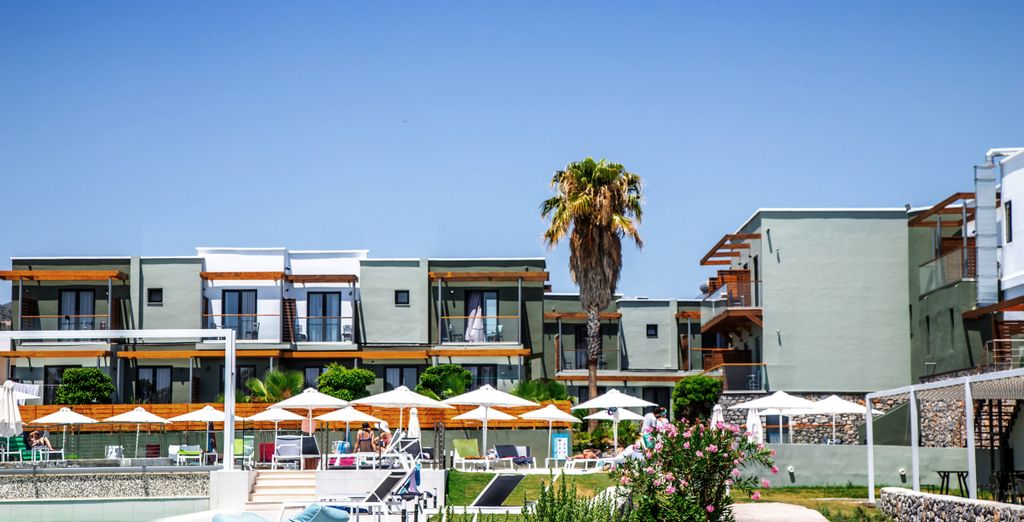 Ampelia Seaside Resort 4*
