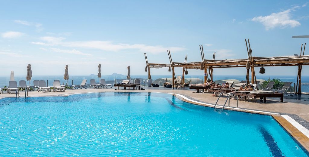 Smy Santorini Suites & Villas 4*