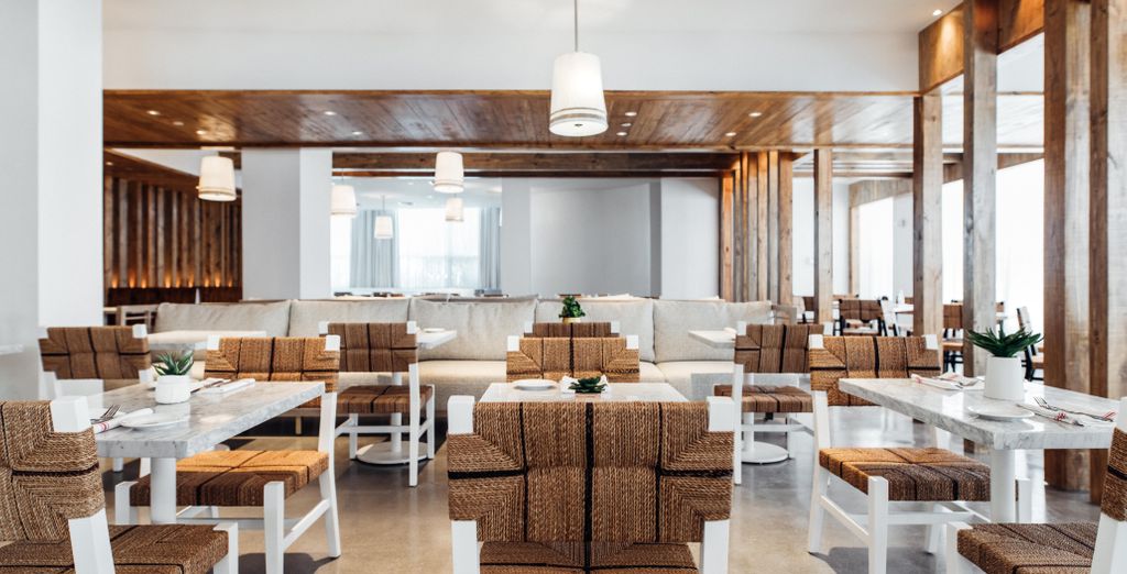 Cadillac Hotel & Beach Club, Autograph Collection 4*