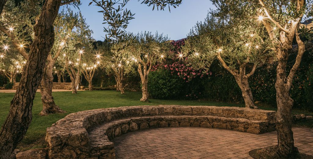 Mangia’s Brucoli, Sicily, Autograph Collection 5*