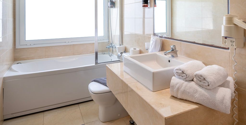 Smy Santorini Suites & Villas 4*