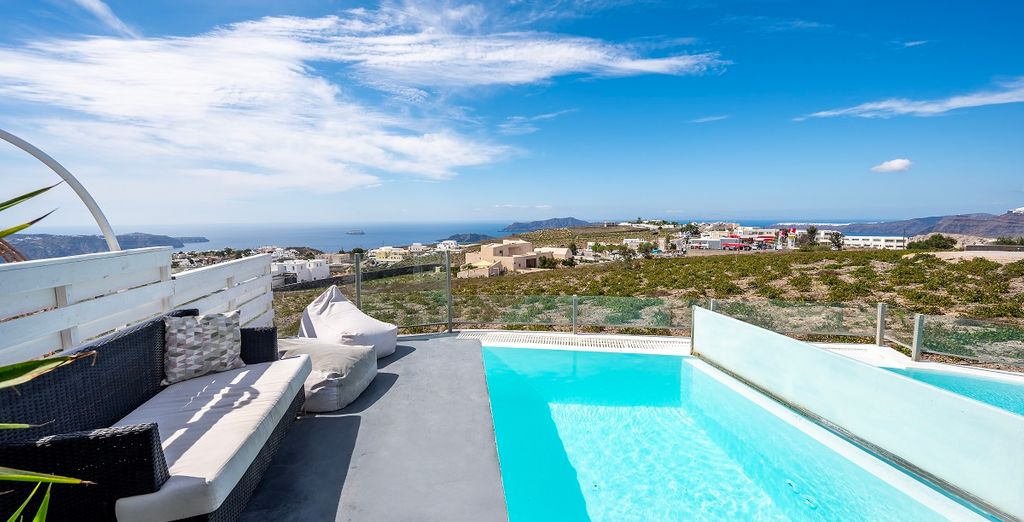 Smy Santorini Suites & Villas 4*