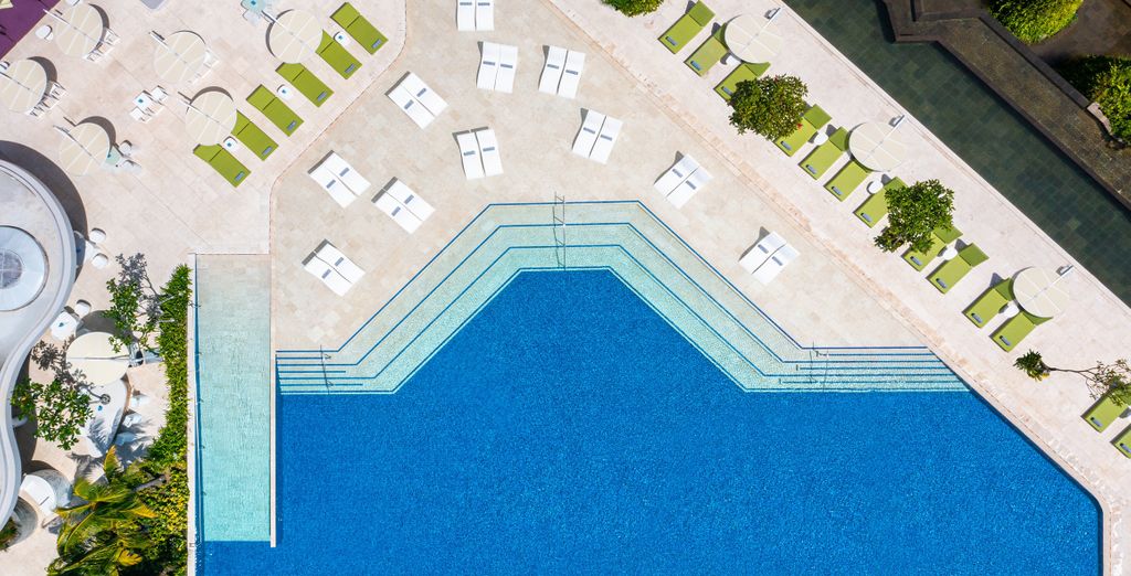 Seres Springs Resort & Spa 5*, Anema Wellness & Resort Gili Lombok 5* e Renaissance Bali Nusa Dua Resort 5*
