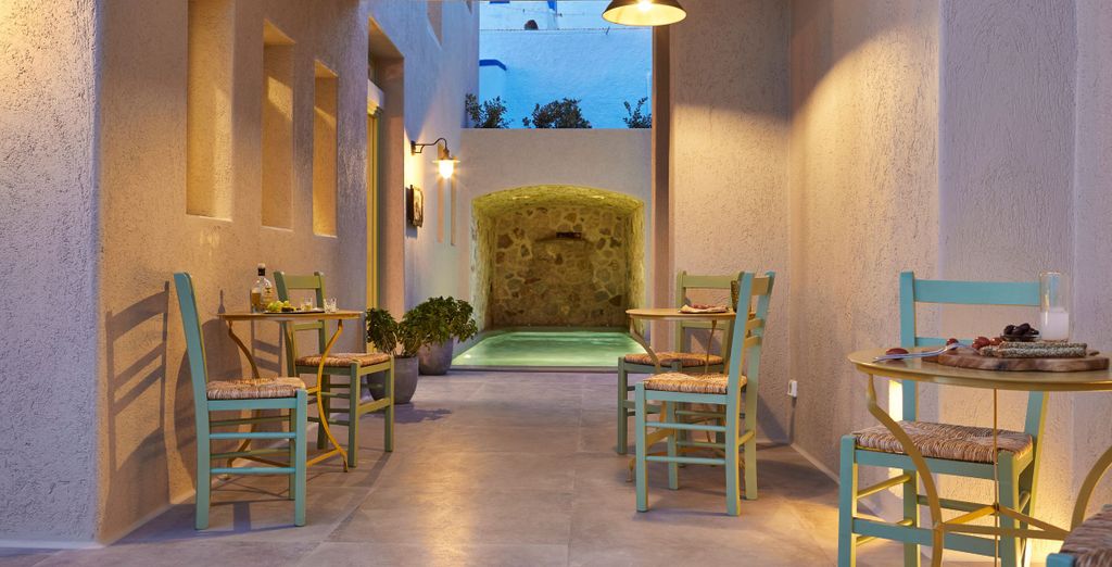 Aeon Suites - Adults Only
